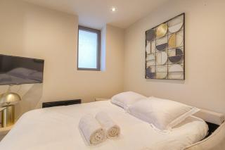 Studio contemporain avec terrasse ensoleillée - Écully - 6