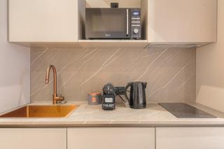 Studio contemporain avec terrasse ensoleillée - 2