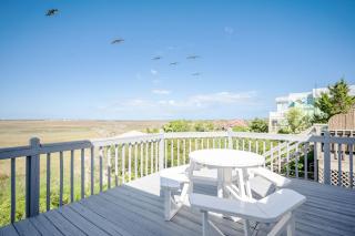 Late For The Sky by Oak Island Accommodations - Caswell Beach - 2