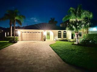 Gone Coastal - 1 Mile to Vanderbilt Beach! - Pool - Naples - 5