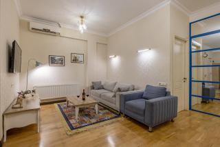 Rustaveli Avenue Hub - Tbilisi - 9