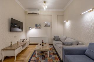 Rustaveli Avenue Hub - Tbilisi - 8