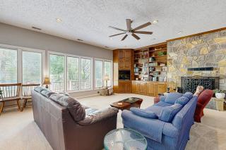 Clandestine Retreat - 8