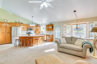 5 Mi to Downtown Logan Scenic Retreat with Patio - North Logan - 6