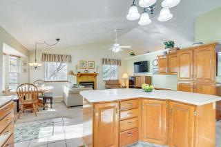 5 Mi to Downtown Logan Scenic Retreat with Patio - North Logan - 3
