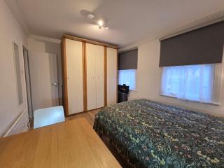 Stylish East London Stay 2Bed Home in Forest Gate - Londra - 6