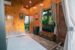 Homestay Nhà Bên Suối - - 9