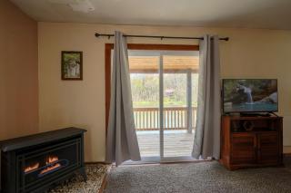 Wyandot Woods - Lake House - Laurelville - 1