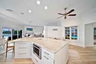 Bean & Bubs Shell Shack - Sanibel - 2