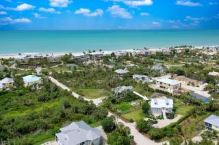 The Seahorse Garden - Sanibel - 7