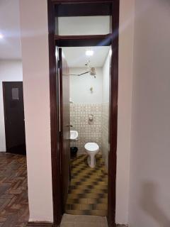 Apartamento 111 - Suíte econômica com ar condicionado - Patos de Minas - 2