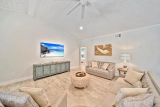 Paradise Palms - 1