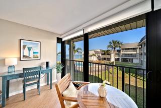 Mariner Pointe 522 - 9