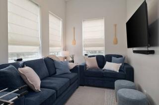 Modern Lake House 3 Blocks from the Lake! - 2