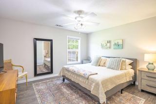 Cozy and Contemporary Villa 1 Mile from GSU - Statesboro - 6
