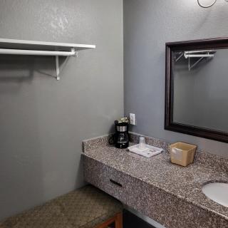 King Bed Hotel Studio 106 - 6