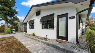 Tiki Hut Hideaway - Cozy Poolside Escape, Walk to Beach - Naples - 1