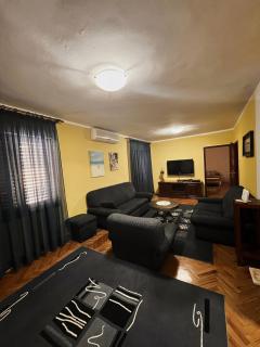 3-Bedroom Apartment in Sutomore - 8