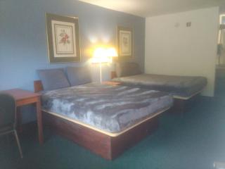King Bed Hotel Studio 109 - Livingston - 8