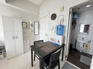 Affordable serviced apartment at a great location with a great view and fast wifi - Manila - 3