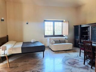 Private Studio in a Villa with Pool & Parking near Rome - 8