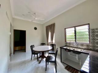 Nabilah Homestay Labuh Banting - Kepala Batas - 1