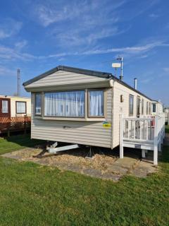 Seaview 157 - Ingoldmells - Meadow Lakes Caravan & Lodge Hire - 3