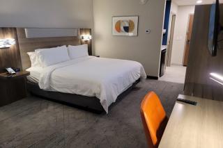 Holiday Inn Express - Joplin - 3