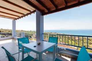 Modern Seaview Nest with Pool & Panoramic Views - Almirón - 0