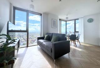 City Skyline View Holiday Apartment in Birmingham City Centre - South Central Apt130 - Birmingham - 0