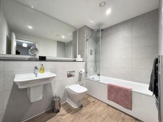 City Skyline View Holiday Apartment in Birmingham City Centre - South Central Apt130 - Birmingham - 2