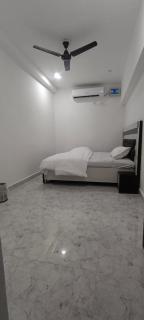 Nilam Banquet & Hotel - - 5