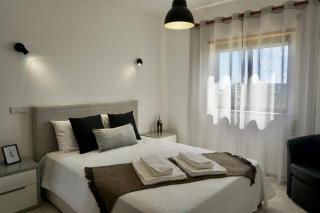 Sunny 1-Bedroom Apartment in Alvor - Balcony, AC & Wi-Fi - 5