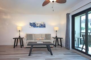 Cozy 1BR beachfront condo on Sanibel Island with stunning ocean views 3B2 - 4