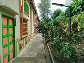 casa Guatape cerca al parque y malecom - 6