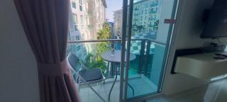 Studio-pool view - C1 CCR - 1