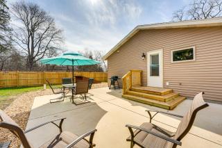 Boat, Fish and Hike Cozy Getaway in Twin Lake! - 0