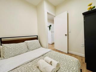 The Lavish Abode - Montréal - 9