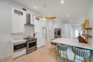 Walk to Tigertail Beach! Marco Island Home w/ Pool - 6