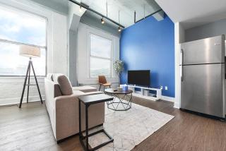 Modern Downtown Loft Near PNC Park - Pittsburgh - 2