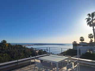 Villa Alamp Super Cannes -Vue Méditerranée Exceptionnelle - 4 Chambres avec Salles de Bain WC - Piscine Privée sans Vis-à-Vis - Rooftop Panoramique - Vallauris - 5