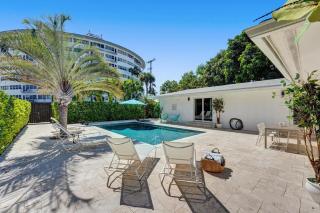 44 Canal Home With Heated Pool & Free Dock - Fort Lauderdale - 0