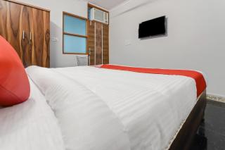 Hotel O SATGURU RASIDENCY DWARKA MOR - 4