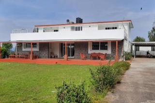 Mountain Top Holiday Home - 7