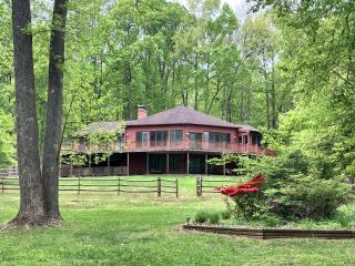 Clandestine Retreat - Bumpass - 0