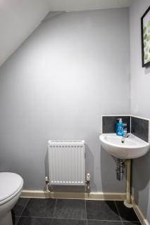 Cosy 3 Bed House Near City Centre with Free Parking - Family Friendly - 3