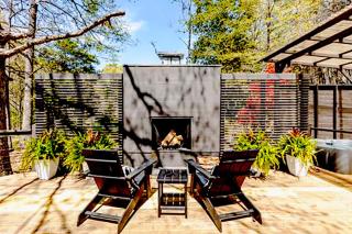 Couples Retreat: King Bed:Hot tub:Firepit & More - Blue Ridge - 5
