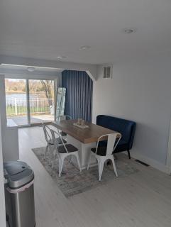 Cozy Waterfront Cottage - Sleeps 4 - Warwick - 3