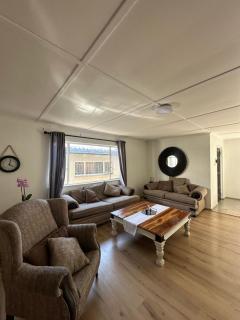 Mario & Luiza's Place - Cozy Stay with Pool & Braai - 5