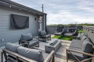 The Bootleg A Stylish Prohibition Inspired Home - Nashville - 9